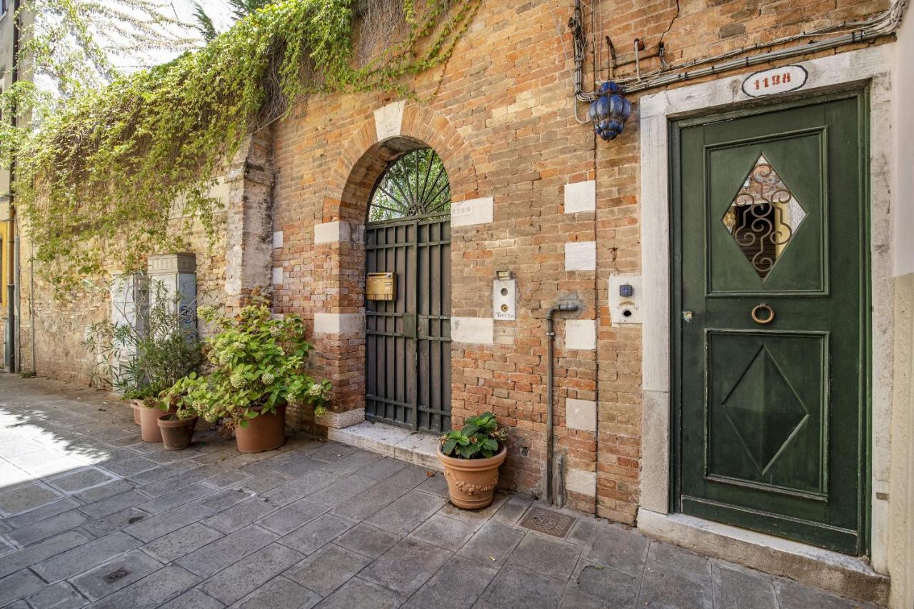 Residenza Centopietre - Dorsoduro Venice Exterior photo